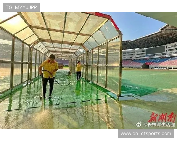 多家足球俱乐部升级草坪系统提升场地质量推动职业联赛标准化发展