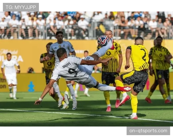 海登海姆3-2逆转霍芬海姆,比赛最后15分钟产生三粒进球 海登海姆3-2逆转霍芬海姆,比赛最后15分钟产生三粒进球